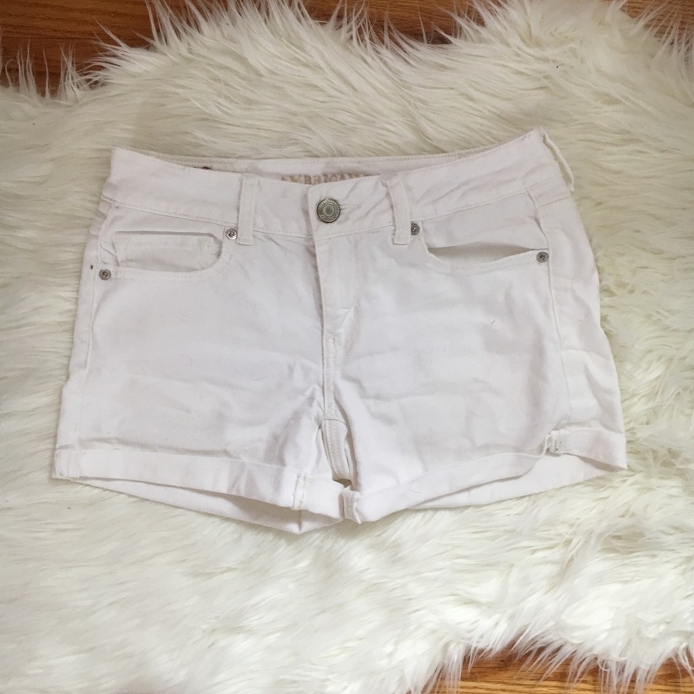 American Eagle White Denim Shorts!